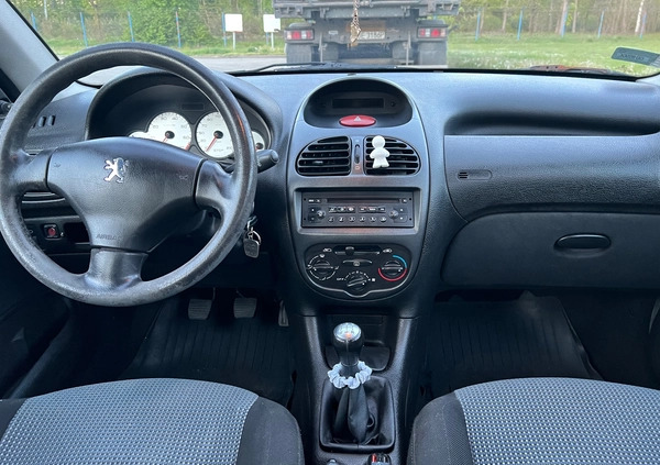 Peugeot 206 cena 4500 przebieg: 148760, rok produkcji 2002 z Jelcz-Laskowice małe 79